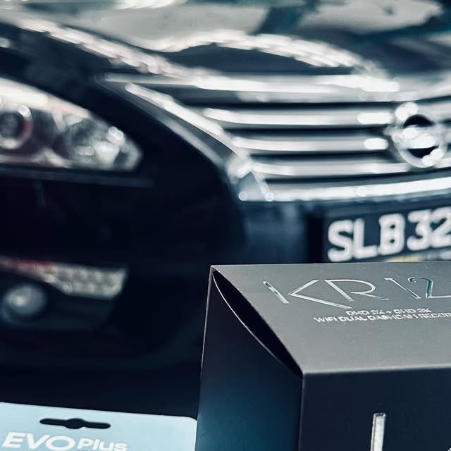 Marbella KR12 in-car camera package for a Nissan Teana