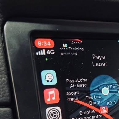 Porsche Boxster S display showing Apple CarPlay